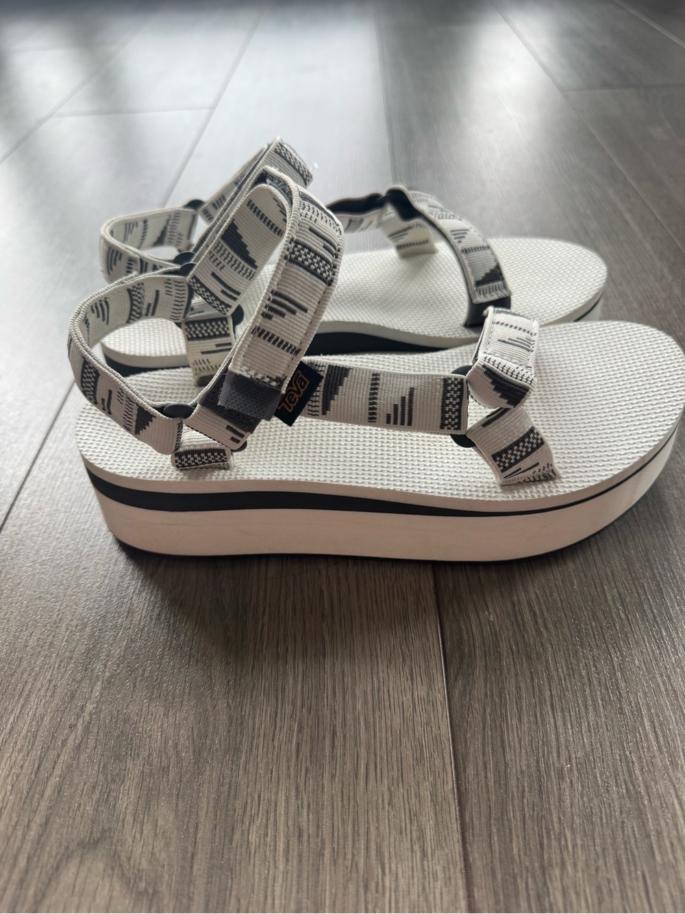 TEVA Women's Flatform Universal Sandal